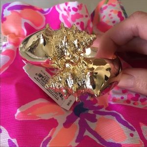 NWT Lilly Pulitzer Nautilus Bangle hinge bracelet